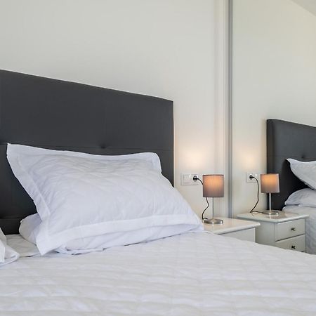 Apartment With A Sea View Фуeнхирола Екстериор снимка